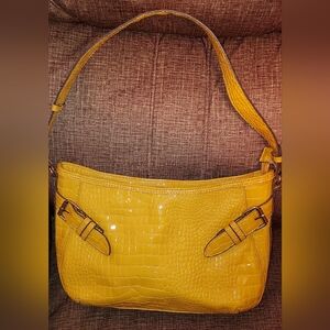 Elegant Yellow Croc-Embossed Shoulder Bag